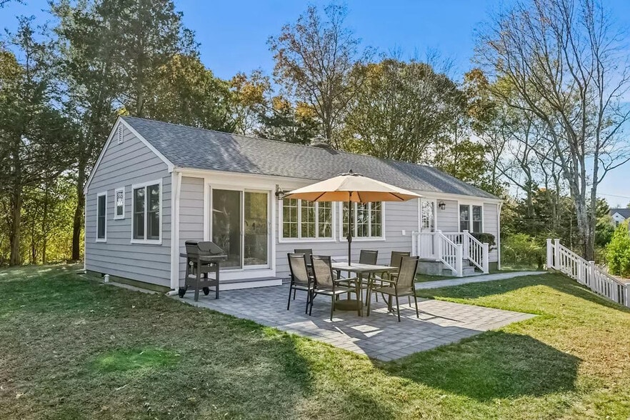 Building Photo - 605 Circle Dr