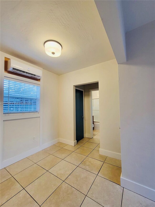 Building Photo - 3690 SW 24th St