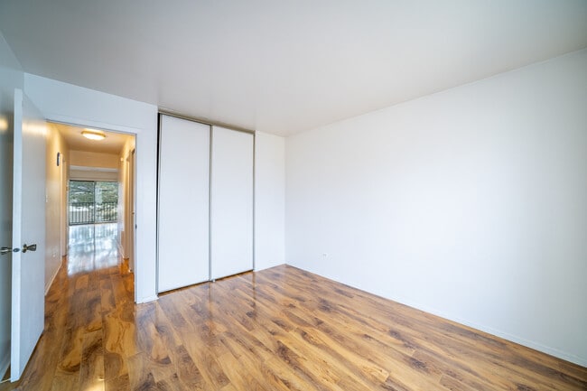 Building Photo - 7020 Barrington Ct