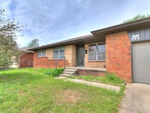 Building Photo - 721 E Bouse Dr