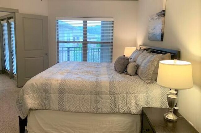 Building Photo - 50 Venue Wy