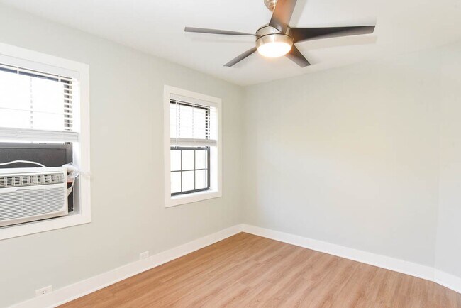 Building Photo - 735 Judson Ave