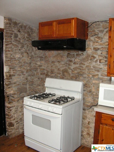 Building Photo - 1910 FM2673