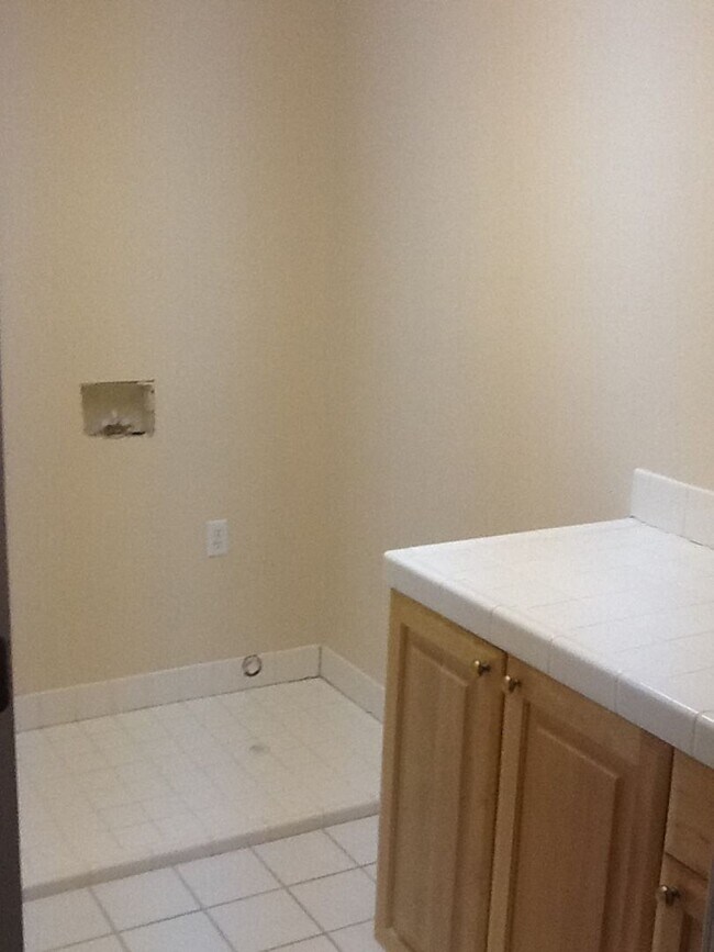 Building Photo - 682 Lava Pointe Dr