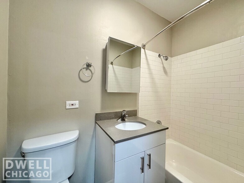 Building Photo - 3430 N Elaine Pl