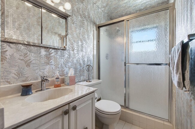 Building Photo - 10244 Dovewood Ln