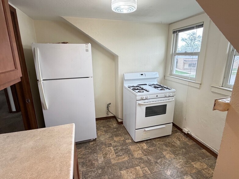 Building Photo - 1700 21st St