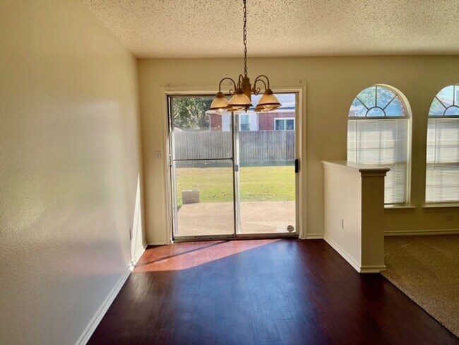 Building Photo - Nice Single Story Home in Crowley