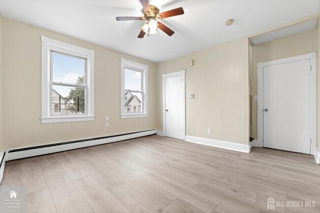 Building Photo - 446 Baker Pl