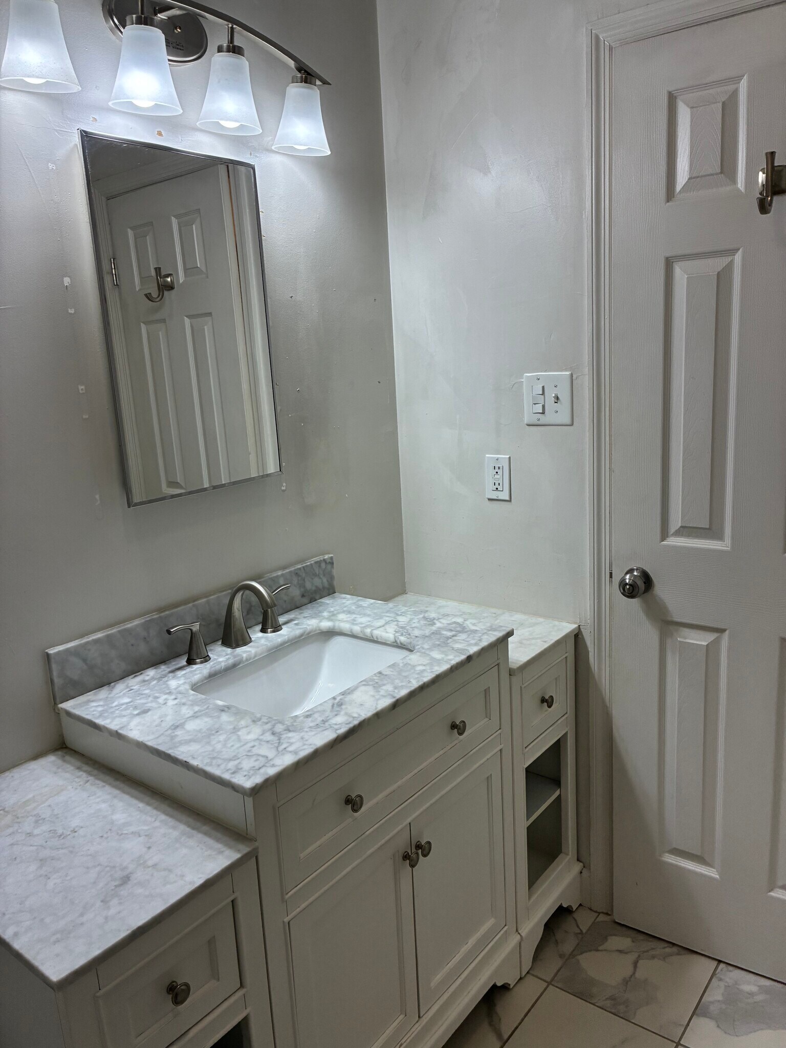 Building Photo - 20 Rosemunn Dr