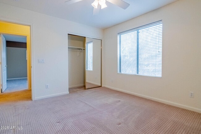 Building Photo - 1153 W Windhaven Ave