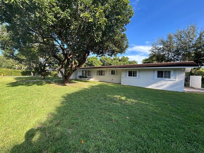 Building Photo - 7790 SW 127th St