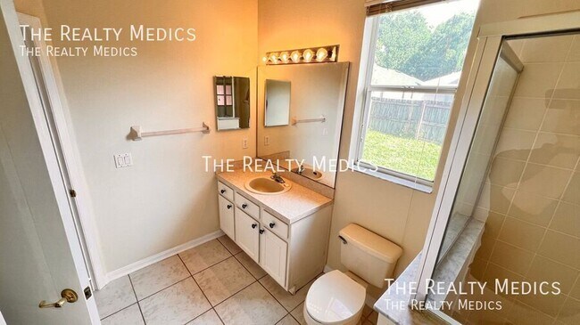 Building Photo - 7823 Fernleaf Dr