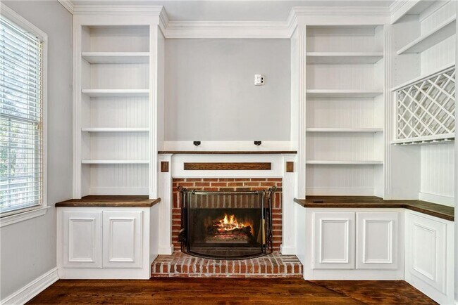 Building Photo - 1362 Cartecay Dr NE