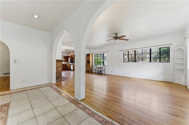 Building Photo - 1032 Standard Dr NE