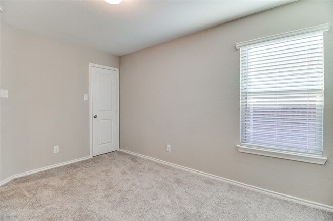 Building Photo - 11441 Silver Queen Dr