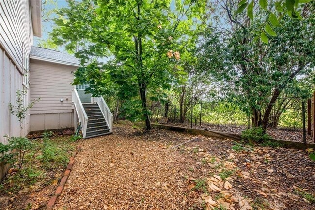 Building Photo - 2809 E 22nd St