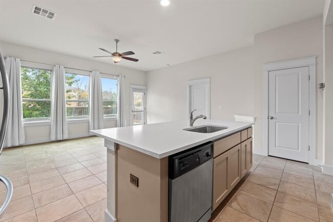 Building Photo - 13001 Hymeadow Dr