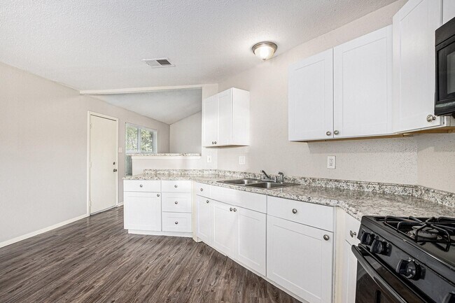 Building Photo - 2203 Crosscoach Ln