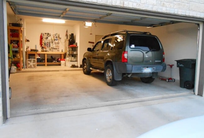 Building Photo - 704 Darlington Dr