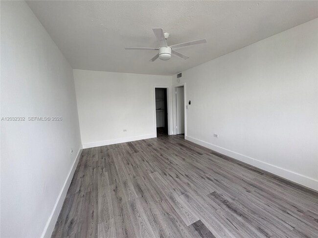 Building Photo - 7545 E Treasure Dr
