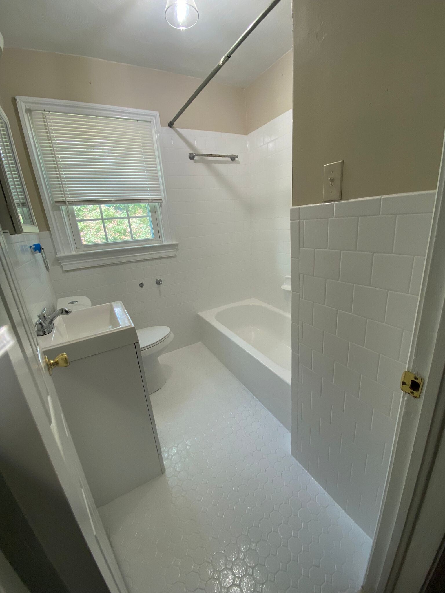 Building Photo - 107 Mitchell St