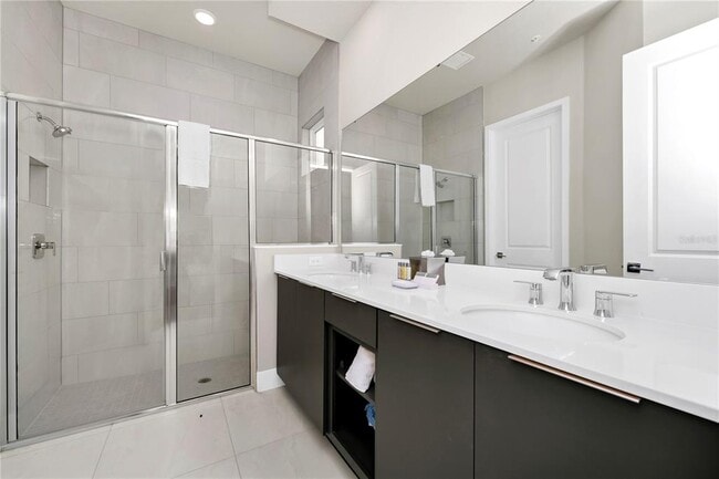 Building Photo - 7740 Sandy Ridge Dr