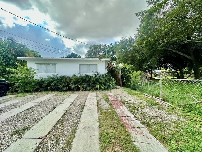 Building Photo - 60 NW 42nd St