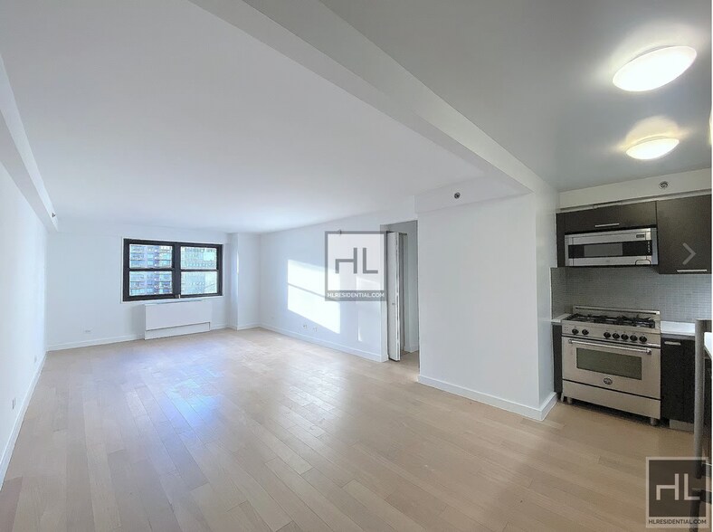 Building Photo - East 39th Street