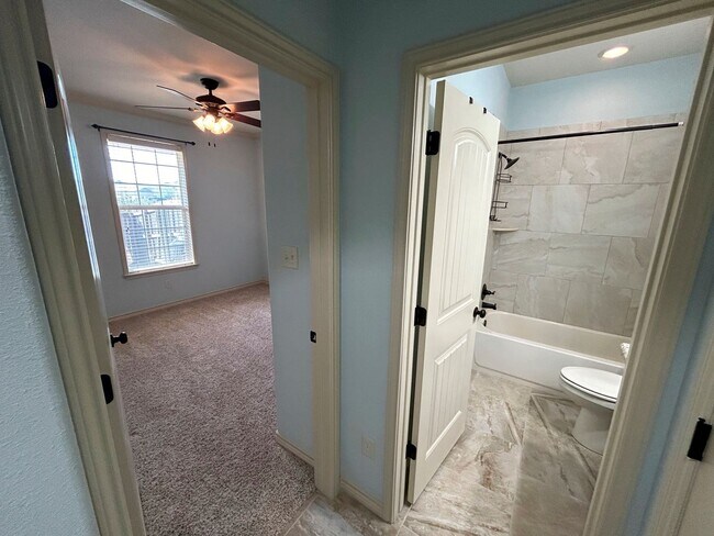 Building Photo - South College Station Townhome
