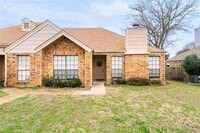 Building Photo - 2923 Tanglewood Dr