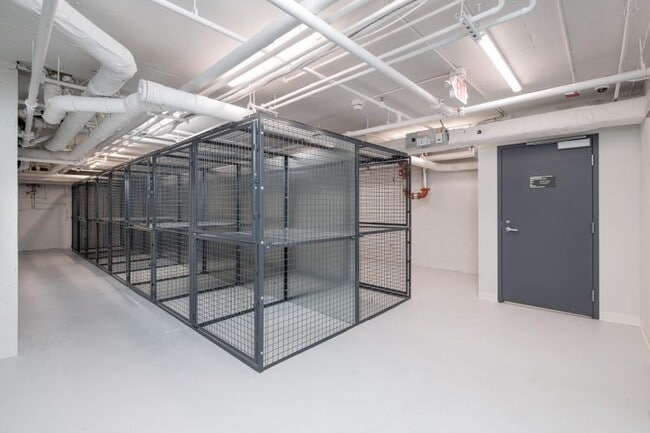 Building Photo - bedroom in Cambridge MA 02139