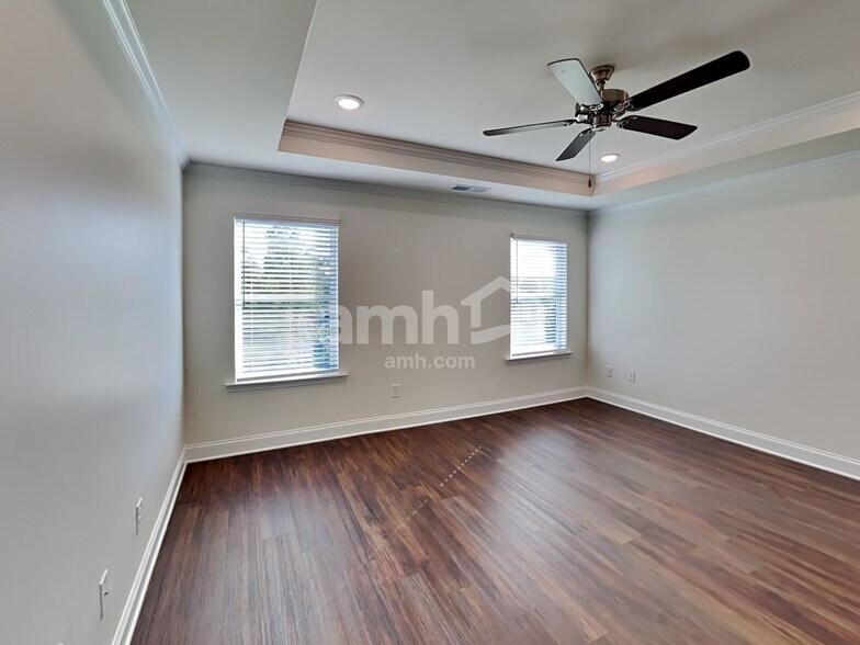 Building Photo - 269 Willow Ln