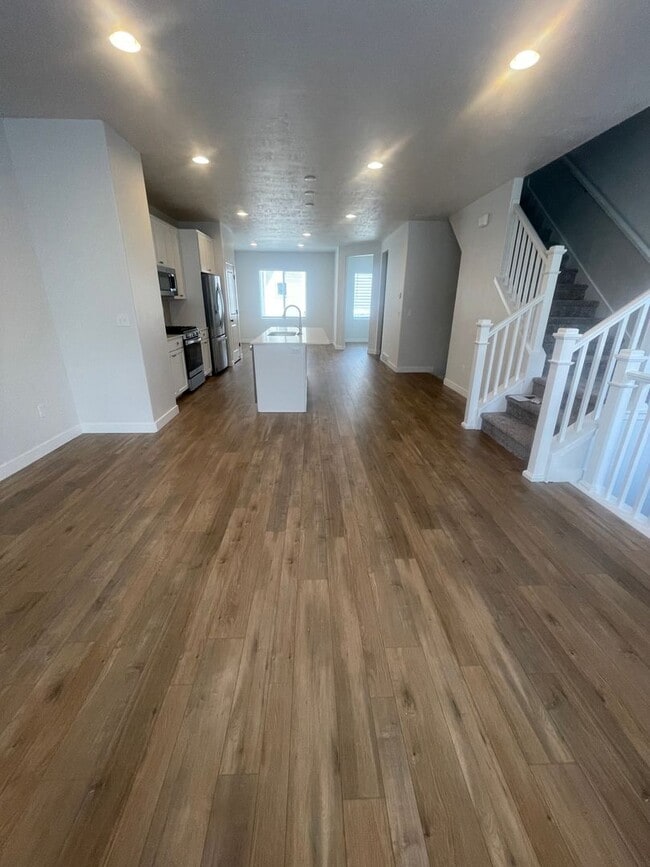Building Photo - 15071 S Reins Wy