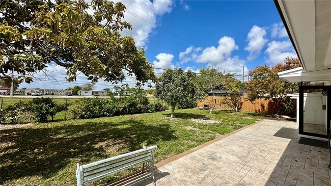 Building Photo - 5110 SW 106th Ave