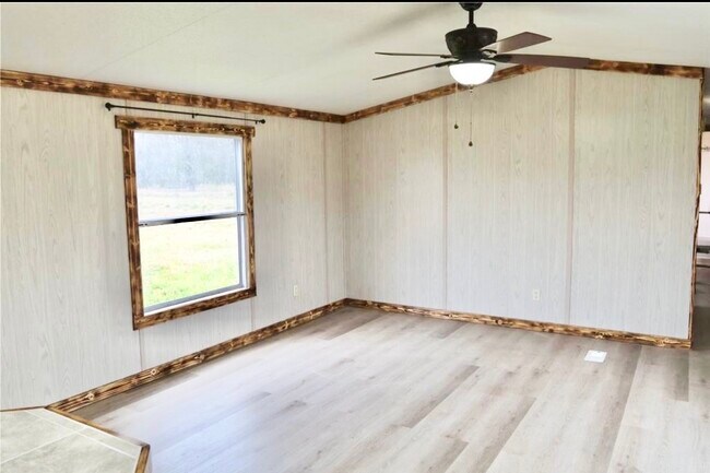 Building Photo - 15607 Atwood Ln