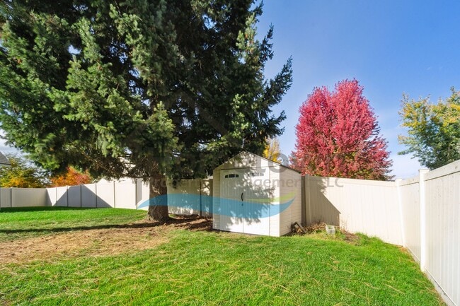 Building Photo - SHORT TERM LEASE ONLY (July 14 – Aug 31): 3 Bedroom 2 Bathroom Home with Attached 2 Car Garage Av...