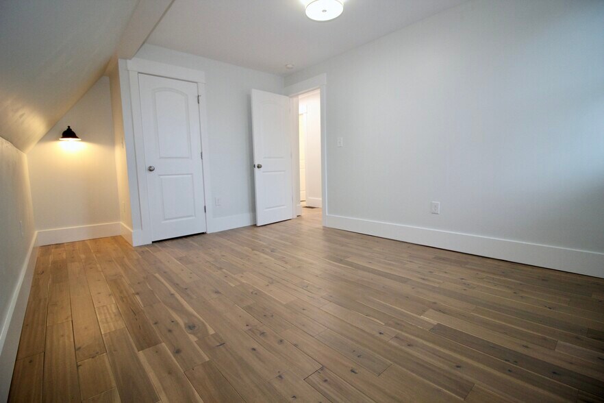 Bedroom 2 - 6701 Buckingham Plz