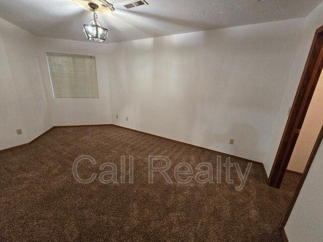 Building Photo - 5205 S Smith Ct