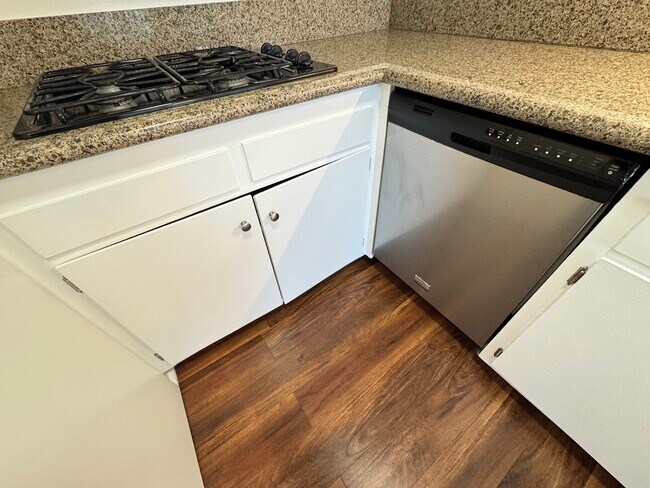 Building Photo - 11500 Rochester Ave