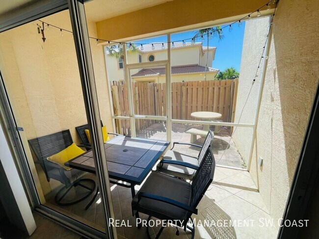 Building Photo - 15449 Bellamar Cir