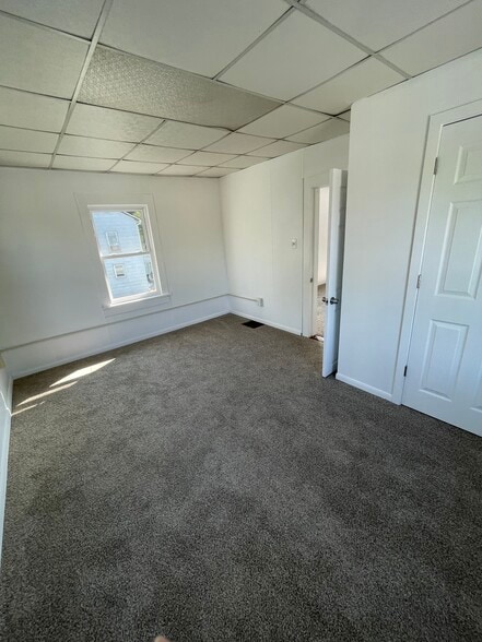 Master bedroom nely carpeted and painted. - 106 Water St