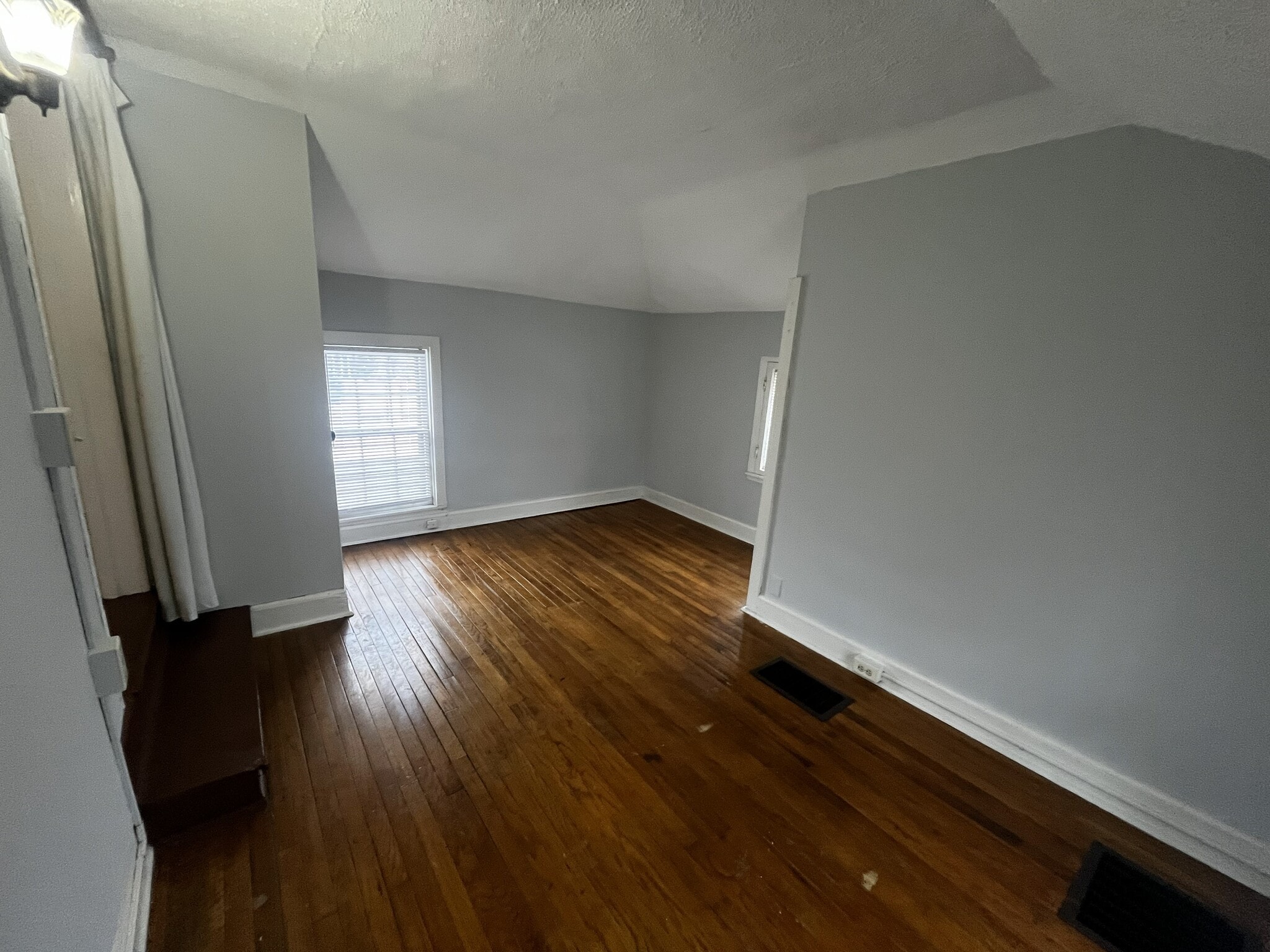 Bedroom - 319 W Dutton St