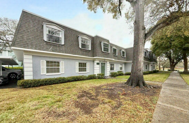 Building Photo - 1712 Belleair Forest Dr