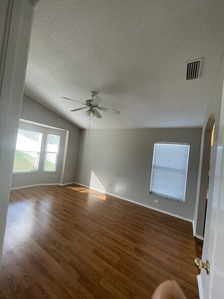 Building Photo - 554 Lake Cypress Cir