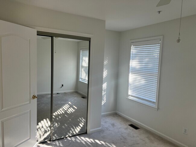guest bedroom - 1721 Kingsgate Ct
