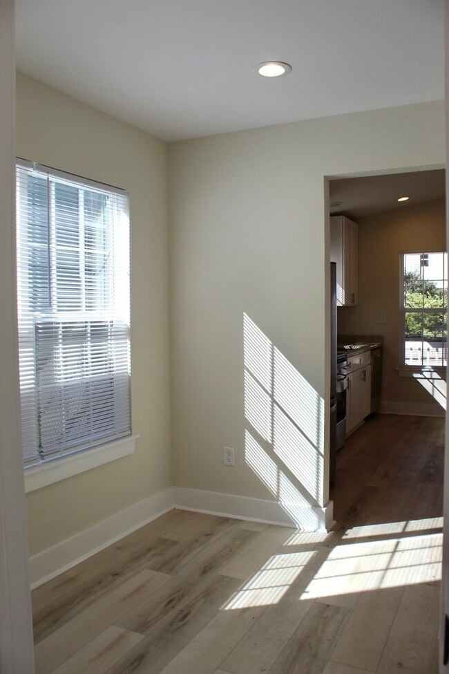 Building Photo - 215 Gores Row