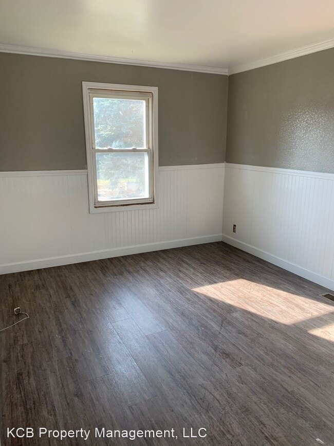 Building Photo - 3 br, 1 bath House - 511 West Chestnut Street