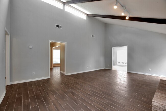 Building Photo - 15326 Glamorgan Dr