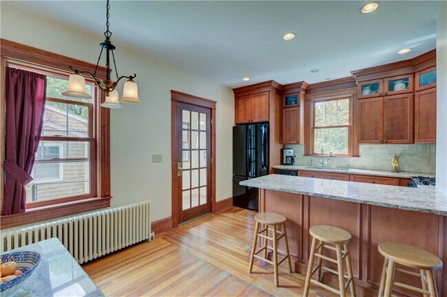 Building Photo - 127 Foote St